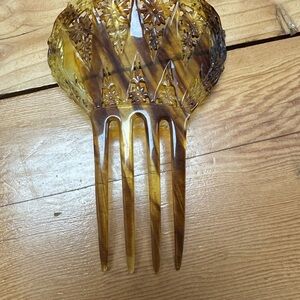 Vintage Spanish Mantilla style Amber Hair Comb